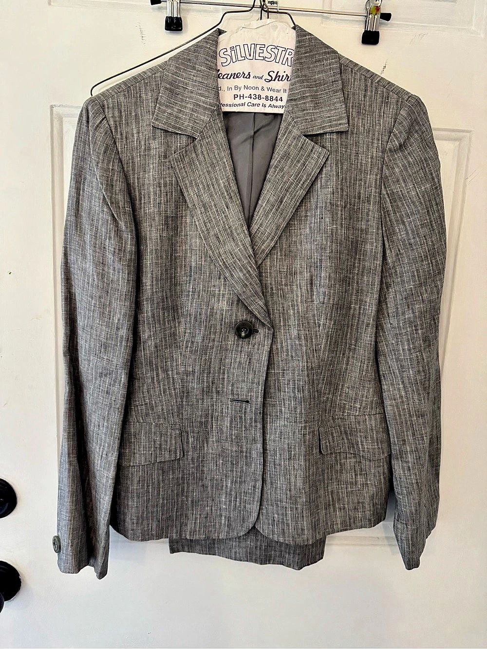 Jones New York Suit Women's Gray Checkered Suit Size 6